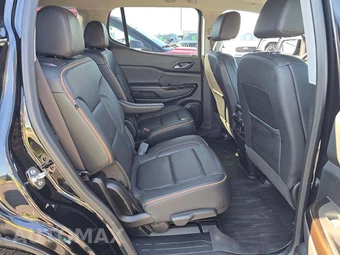 2023 GMC Acadia AT4 - miniatura 17