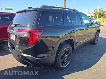 2023 GMC Acadia AT4 - miniatura 3