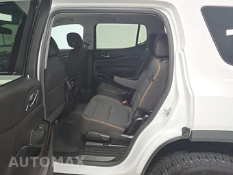 2023 GMC Acadia AT4 4SB - miniatura 13
