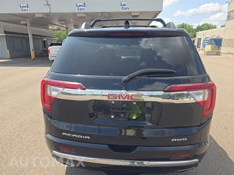 2023 GMC Acadia Denali - miniatura 5