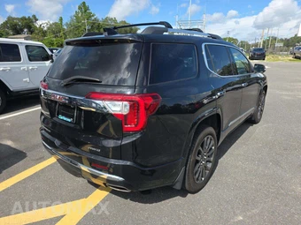 2023 GMC Acadia Denali - miniatura 3
