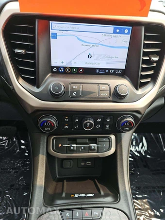 2023 GMC Acadia Denali - miniatura 10