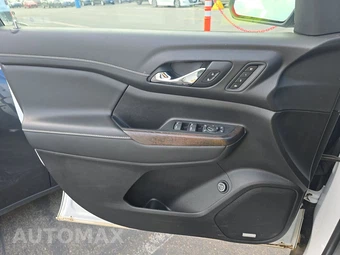 2023 GMC Acadia Denali 5SA - miniatura 9