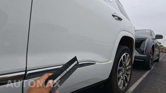 2023 GMC Acadia Denali 5SA - miniatura 24