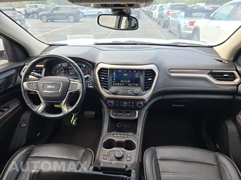 2023 GMC Acadia Denali 5SA - miniatura 11