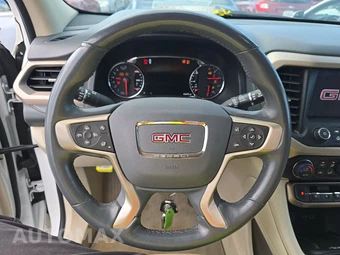 2023 GMC Acadia Denali 5SA - miniatura 10