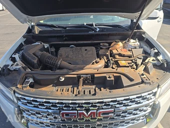 2023 GMC Acadia Denali 5SA - miniatura 17