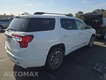 2023 GMC Acadia Denali 5SA - miniatura 4