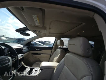 2023 GMC Acadia Denali 5SA - miniatura 17