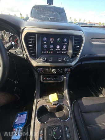 2023 GMC Acadia Denali 5SA - miniatura 10
