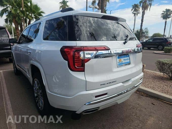 2023 GMC Acadia Denali 5SA - miniatura 2
