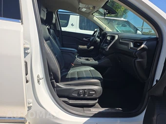 2023 GMC Acadia Denali 5SA - miniatura 8