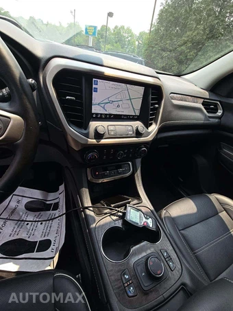 2023 GMC Acadia Denali 5SA - miniatura 10