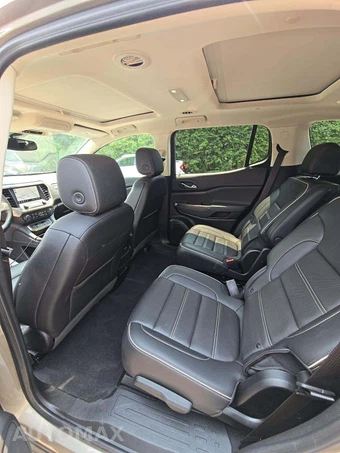 2023 GMC Acadia Denali 5SA - miniatura 13