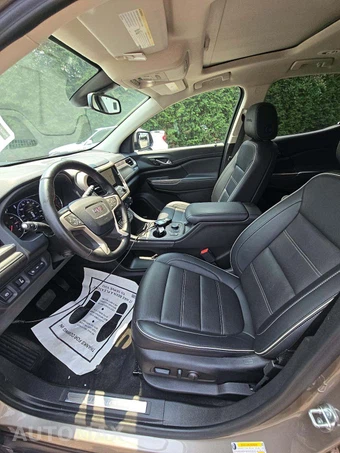 2023 GMC Acadia Denali 5SA - miniatura 6