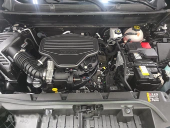 2023 GMC Acadia Denali 5SA - miniatura 16