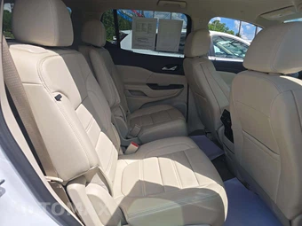 2023 GMC Acadia Denali 5SA - miniatura 17