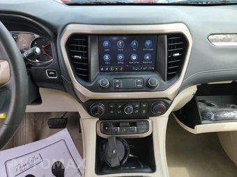 2023 GMC Acadia Denali 5SA - miniatura 11