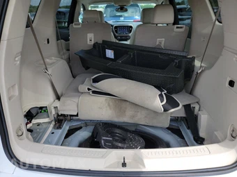 2023 GMC Acadia Denali 5SA - miniatura 16