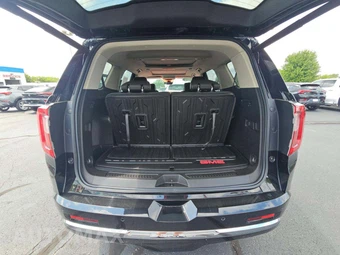 2023 GMC Acadia Denali 5SA - miniatura 12