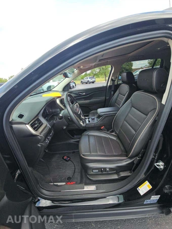 2023 GMC Acadia Denali 5SA - miniatura 3