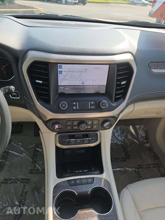 2023 GMC Acadia Denali 5SA - miniatura 7