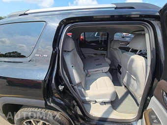 2023 GMC Acadia SLE - miniatura 17