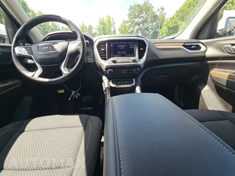 2023 GMC Acadia SLE 3SA - miniatura 11