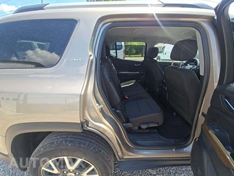 2023 GMC Acadia SLE 3SA - miniatura 14