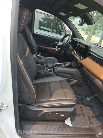 2023 GMC Canyon AT4 Crew Cab Medium Bed - miniatura 17