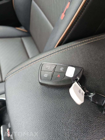 2023 GMC Canyon AT4 Crew Cab Medium Bed - miniatura 8
