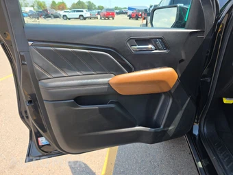 2023 GMC Canyon AT4 Crew Cab Medium Bed - miniatura 15