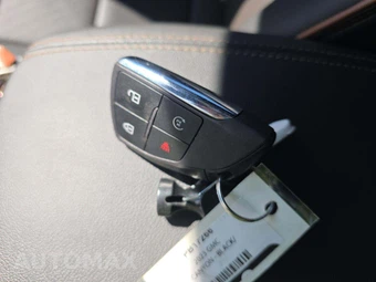 2023 GMC Canyon AT4 Crew Cab Medium Bed - miniatura 8