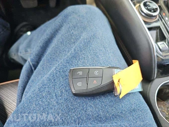 2023 GMC Canyon AT4 Crew Cab Medium Bed 4SG - miniatura 5