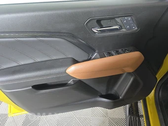 2023 GMC Canyon AT4 Crew Cab Medium Bed 4SG - miniatura 9