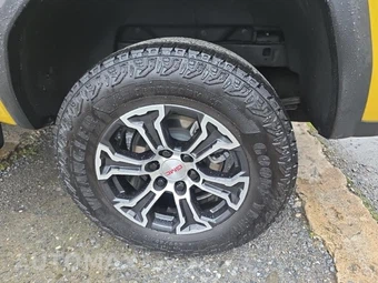 2023 GMC Canyon AT4 Crew Cab Medium Bed 4SG - miniatura 11