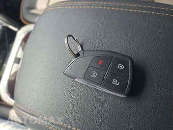 2023 GMC Canyon AT4 Crew Cab Medium Bed 4SG - miniatura 8