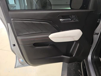 2023 GMC Canyon AT4X Crew Cab Medium Bed 4TX - miniatura 9