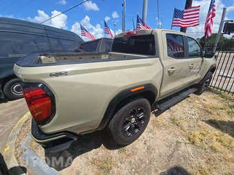2023 GMC Canyon Elevation Crew Cab Medium Bed 4VL - miniatura 3