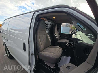 2023 GMC Savana 2500 Cargo Van 1WT 135.2" WB - miniatura 17
