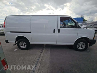 2023 GMC Savana 2500 Cargo Van 1WT 135.2" WB - miniatura 4