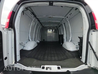 2023 GMC Savana 2500 Cargo Van 1WT 135.2" WB - miniatura 15