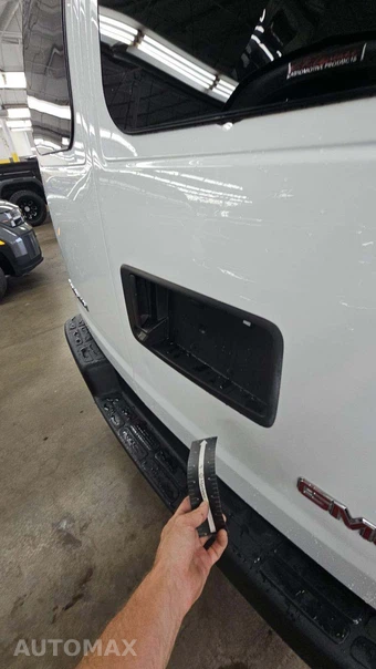 2023 GMC Savana 2500 Cargo Van 1WT 135.2" WB - miniatura 21