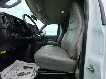 2023 GMC Savana 2500 Cargo Van 1WT 135.2" WB - miniatura 7