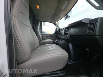 2023 GMC Savana 2500 Cargo Van 1WT 135.2" WB - miniatura 8