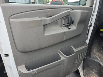 2023 GMC Savana 2500 Cargo Van 1WT 155.2" WB - miniatura 9