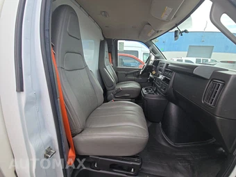 2023 GMC Savana 3500 Cutaway 1WT 139.0" WB - miniatura 8
