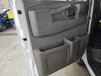 2023 GMC Savana 3500 Passenger Van LS 1LS 155.1" WB - miniatura 15