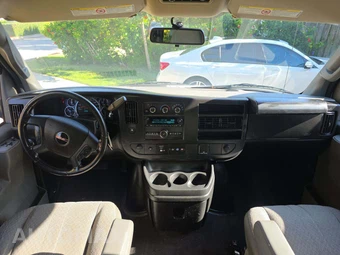 2023 GMC Savana 3500 Passenger Van LS 1LS 155.1" WB - miniatura 10