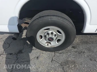 2023 GMC Savana Cargo Van 1WT 135.2" WB – miniatura 10